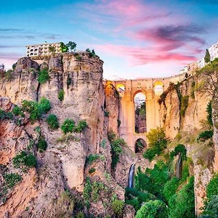 Casa La Puerta De Ronda Leilighet Cuevas del Becerro Eksteriør bilde